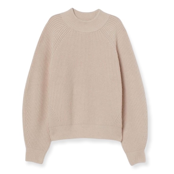 *SOLD* Beige balloon sleeve sweater - Picture 1 of 6